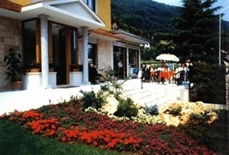 Costa Valle Imagna Hotel Ristorante Costa